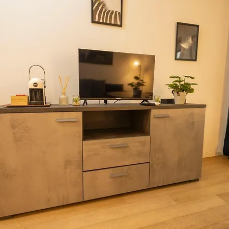 Porta Romana Cozy 아파트 *