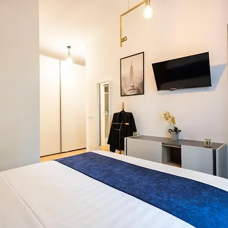 Porta Romana Cozy 아파트